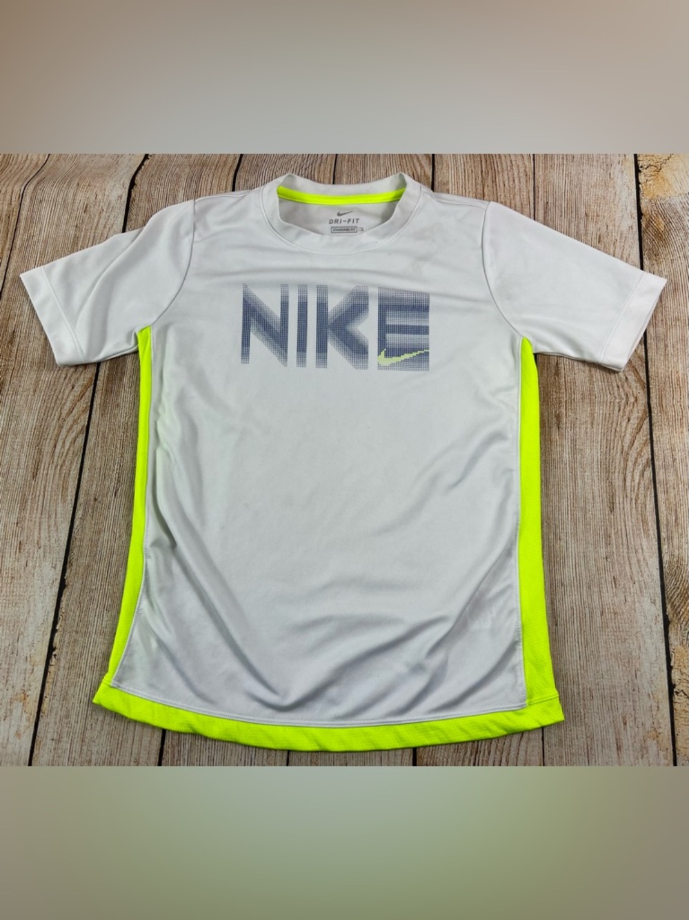 Nike Boys White Neon Shirt & Athletic Shorts Bundle Lot Of 2 Youth Large - Picture 8 of 13
